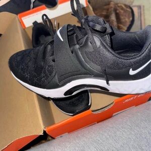 Nike Black and White Running Sneakers